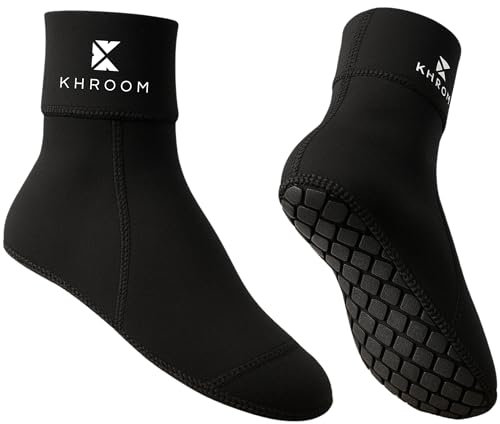 Khroom 3mm Neoprensocken Herren, Damen, Kinder | Wassersocken mit Anti-Rutsch Sohle passend zu Flossen - Schwarz - wasserdichte Aqua Socken für Strand und Beach Volleyball | Badesocken 44-46