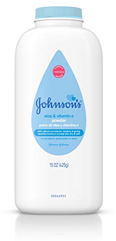 Johnson's Baby Powder with Naturally Derived Cornstarch Aloe & Vitamin E, Hypoallergenic, 15 oz