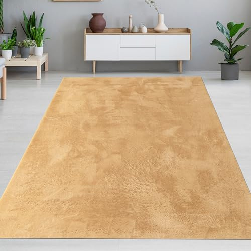 CARPETIA Kurzflor Teppich Felloptik Gold mit Schimmer 120x170 cm | Samtweich, pflegeleicht, strapazierfähig und saugrobotergeeignet, OEKO-TEX geprüft, goldfarbene Felloptik mit Schimmer