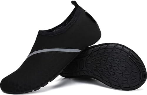 SAGUARO Badeschuhe Herren Wasserschuhe Damen Schwimmschuhe Aquaschuhe Schnell Trocknend Strandschuhe Surfschuhe Leicht Neoprenschuhe Wassersportschuhe Tauchschuhe Unheimliches Schwarz Gr. 42/43 EU