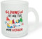 True Statements Geschenk für Glühwein-Fans: Glastasse „Glühwein ist wie Tee, nur lustiger!“ mit Wichtel-Motiv - Geschenkidee zur Adventszeit | Weihnachtszeit - Glastasse Satiniert, ca. 300ml