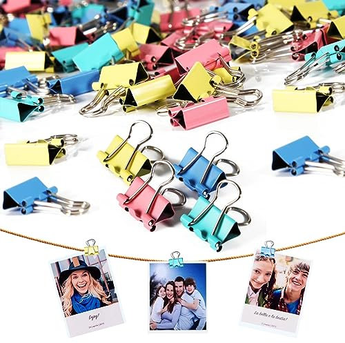 150 Stück Foldback Klammern Mini Klammern 15MM Metall Büroklammern Farbig Klammer Deko Klammern Kleine Binder Clips für Wand Deko Fotowand Fischernetz Deko Fotorahmen Briefen Notizen Bürobedarf