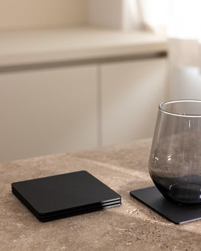 Metallbude Untersetzer KIVA - 4er Set Quadratisch/Schwarz - Minimalistischer Glasuntersetzer aus pulverbeschichtetem Metall - 10x10 cm