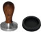 scarlet espresso | Tamper »Classic«, stilvoller Espresso-Stempel mit ergonomischem Griff aus Edelholz, für perfekten Espresso, Barista-Werkzeug (Set: Sandelholz - Rot, 57 mm & Tamperablage)