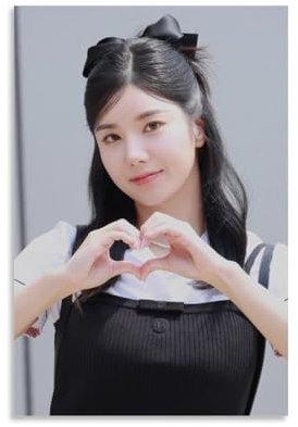 DaranKaep Kwon EunBi Singer Poster Dekorative Malerei Leinwand Wandkunst Wohnzimmer Poster Schlafzimmer Malerei,Wandkunst Bilddruck Moderne Familienzimmer Dekor 24x36inch(60x90cm)