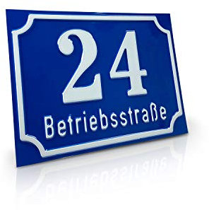 Betriebsausstattung24 Nostalgisches Straßenschild mit Wunschtext - Wegschild, Hausnummer - geprägtes Aluminiumschild mit Antiqua-Rand 20,0 x 15,0 cm, Blau mit weißer Schrift