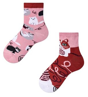 Many Mornings Kinder Socken PLAYFUL CAT KIDS 31-34 Lustige Bunte Katzensocken für Jungen und Mädchen Baumwollsocken mit Katzenmotiv Witzige Geschenkidee für Katzenliebhaber