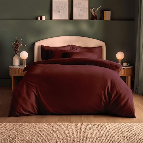Silentnight Brushed Cotton Duvet Set - Soft Velvety Touch 100% Cotton - Cosy Warmth Feel Breathable Lightly Brushed Hypoallergenic - Button Fastening Duvet Cover + Pillowcase Bed Set, Burgundy, King