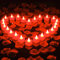 1000 pétales de Rose artificielles avec 24 Bougies LED en Forme de cœur Romantique - sans Flamme - pour Une Nuit Romantique, la Saint-Valentin, Un Anniversaire de Mariage, Une décoration