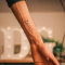 Inkster Tattoo - drei Pfeile | vegane & wasserfeste Temporäre Tattoos für Erwachsene - EU-Kosmetikzertifizierte Farbe - revolutionäres 2 Wochen Tattoo | Premium Klebetattoos & Fake Tattoo