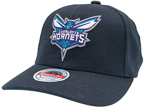 Mitchell & Ness NBA Classic Red Snapback - Charlotte Hornets