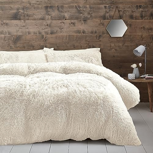 Catherine Lansfield Cuddly Deep Pile Faux Fur Super King Duvet Cover Set with Pillowcases Cream