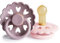 FRIGG Fairytale Schnuller 2 Packung | Latex Schnuller | BPA-Frei | Hergestellt in Dänemark | Symmetrischer Sauger in Kirschform (Twilight Mauve/White Lilac, Größe 2 (6-18 Monate))