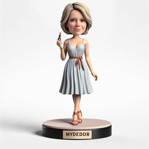 mydedor Personalisierte elegante Frauenfigur im hellblauen Blumenkleid mit Lippenstift, personalisierte handgemachte Figur zum Muttertag, Glamour, unabhängiger Glamour, Sammlerstück