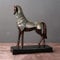 Desktop-Skulptur Krieg Pferd Skulptur China Tang Dreifarbige Glasierte Keramik Pferd Statue Tier Dekoration Kunst Figuren Home Office Dekoration Handwerk Geschenk (Color : Chocolate)