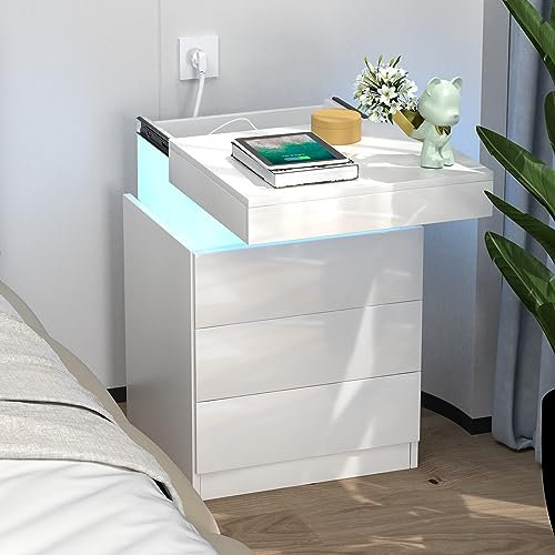 PIPIPOXER Mesita de noche con enchufe y USB, mesita de noche con LED y 3 cajones y mesita de noche brillante, color blanco, iluminación LED para salón, 45 x 40 x 67 cm