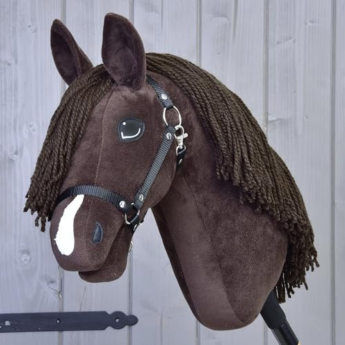 LarDen Hobby Horse Chianti mit schwarzem Halfter - Größe S, HANDGEFERTIGTES Stockpferd Für Kleine, Große Kinder mit Zubehör | Spielpferd, Pferd Zum Reiten Spielzeug, Hobby Horsing