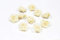 Rosen 3 cm x 10 Stück Satinrosen Aufnäher Deko Blumen Röschen zum Basteln Hochzeit kleine Rosenköpfe Farbe: Cremeweiß Elfenbein 028