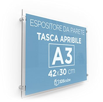 Espositore in plexiglass di ALTISSIMA qualità, da parete, targa a tasca apribile in plexiglass, porta avvisi e depliant formato A3 orizzontale 42×30 cm, completa di distanziali in alluminio
