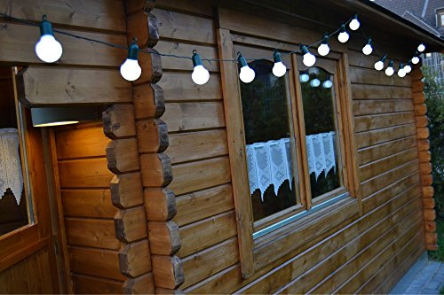 F-H-S Lichterkette 50 LED und weiße Kugeln