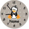 Shirtinstyle Wanduhr Kinderzimmeruhr Pinguin mit Wunschnamen Geschenk Uhr Kinder Handmade, 20cm, Farbe Pastellbeige