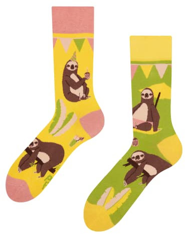 Dedoles Socken Unisex Damen Herren & Kinder Baumwolle viele lustige Designs 1 Paar Geschenk links rechts verschieden, Farbe Gelb, Motiv Party-Faultier, Gr. 39-42