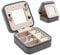 Vee Schmuckkästchen Reise,Kleine Schmuckschatulle für Damen,Reiseschmuckaufbewahrung mit Spiegel,PU-Leder Schmucketui Schmuckbox Jewelry Box für Ringe,Armbänder,Ohrringe,Halskette,Geschenk (Grau)