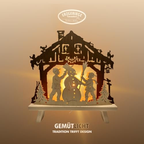 WEIGLA - Dekoleuchte original Erzgebirge I Motiv Schneemann bauen I 1 Lampe I 7 W, E14 I Weihnachtsdeko innen I Weihnachtsbeleuchtung aus Holz I Fensterdeko