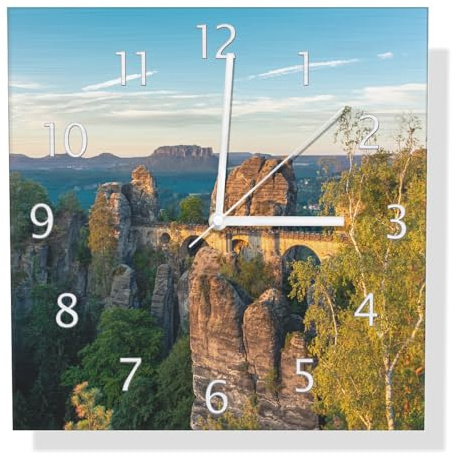 Wallario Design Wanduhr Steinerne Brücke in der Landschaft aus Aluverbund, Alu-Uhr Größe 30 x 30 cm, weiße Zeiger mit Metalloptik