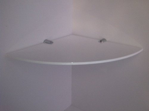 Kleines, weißes Acryl-Eckregal mit verchromten Befestigungen, 180 mm