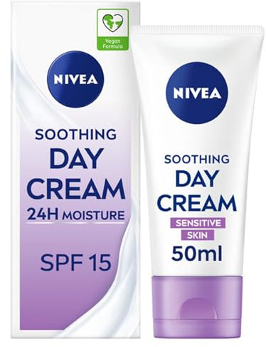 NIVEA Sensitive Tagescreme (50 ml), Gesichtscreme und Feuchtigkeitspflege mit LSF 15 für empfindliche Haut, Sommer-Hautpflege Essentials, Sensitive Feuchtigkeitscreme