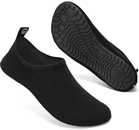 Mabove Chaussures de Sport Aquatique de Plage de Mer de Piscine Pieds Nus à séchage Rapide Yoga Chaussettes Slip-on pour Hommes Femmes(XSP Noir,48/49 EU)