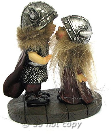 küssendes Wikingerpärchen, Figur aus Norwegen