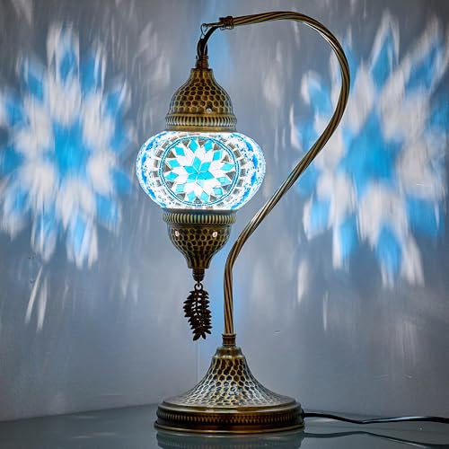Lampada turca autentica DEMMEX, realizzata in Turchia, lampada da comodino da tavolo in mosaico marocchino turco, realizzata al 100% a mano, corpo in metallo color antico e base martellata, blu