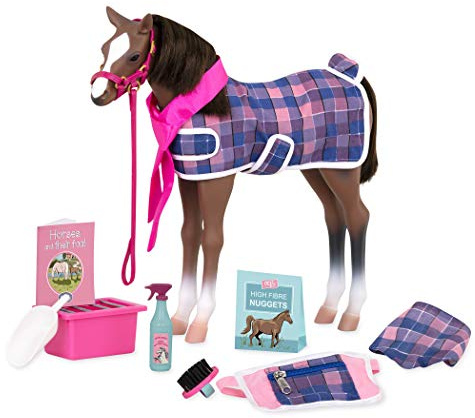 Our Generation Quarter Horse Fohlen – Spielzeugpferd mit Pflegeset | Braunes Fohlen mit brauner Mähne, Decke, Halfter, Pflege- und Fütterungszubehör sowie Magazin, Direkt einsatzbereit, 3+ Jahre