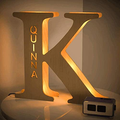 VEELU Lettres Lumières Personnalisés Prenom Alphabet Lumineux Lampe LED En Bois Gravé Mur Lumière pour Anniversaire Décoration Maison Noël