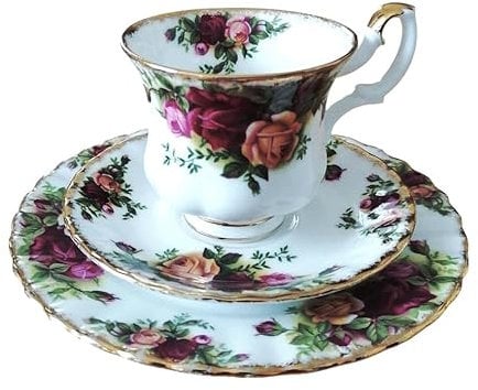 Vintage 1960's Royal Albert Old Country Roses Coffee cup, Saucer & Plate Trio Set in Excellent Condition