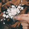 Edary Blume Haarkamme Hochzeit Silber Braut Haarschmuck Perle Kopfschmuck für Frauen und Mädchen
