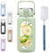 BLUEGO 2L Gourd en verre Avec paille Marqueur de temps Bouteille d'eau Motivation avec manchon en silicone 2 litres Grande carafe d'eau en Verre pour Gym, sports et entraînement, Vert