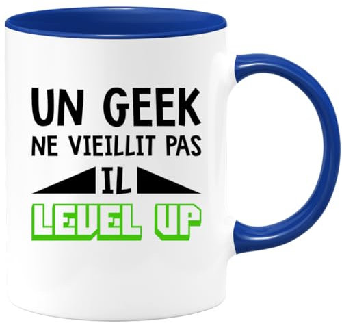 quotedazur Café-Croissant - Mug Personnalisé Humour Anniversaire Un Geek Ne Vieillit Pas Il Level Up - Cadeau Noël Original Adolescent Tasse Nerd Gamer Homme - Bleu/Céramique
