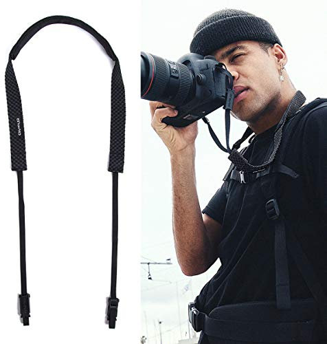 Crumpler CHST-001 Checkstrap Universal Kamera Schultergurt (Trageriemen, längenverstellbar) schwarz/anthrazit