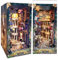 Spilay DIY Book Nook Kit, Miniatur Haus Möbel Kit Mit LED-Licht, 3D Holzpuzzle Buchstütze Dekoration for Christmas Valentine's Day Gift (Magic Night Alley) SQ16