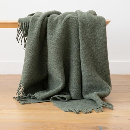 WoolMe Wolldecke Helloliv 130x180cm Paula - Kuscheldecke flauschig aus 100% Wolle - Plaid Decke perfekt als Sofa Überwurfdecke, Sofadecke, Wohndecke, Couchdecke, Hergestellt in Litauen