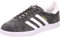 adidas Gazelle M, Scarpe da Ginnastica Uomo, DGH Solid Grey White Gold Metallic, 41 1/3 EU