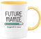 quotedazur - Mug Future Mamie 2025 Chargement En Cours - Cadeau Annonce Grand-Mère - Annonce Grossesse - Jaune/Céramique