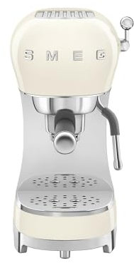 Smeg ECF02 Máquina de café espresso italiana – Cafetera manual de 15 barras, fabricada en Italia – Diseño retro con varita de vapor (crema)