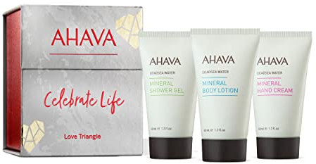 Holiday 2022 LOVE TRIANGLE