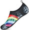 SAGUARO Chaussures Aquatiques Chaussons de d'eau Plongée Chaussettes Aqua pour Piscine et Plage Sports Nautiques Natation Surf Voile Mer Rivière pour Homme Femme(Multicolore, 40/41 EU)