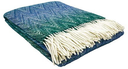 GLAESER Wohndecke Fair Deluxe Wolle pur | Wolldecke aus 100% Wolle | Couchdecke/Sofadecke/Kuscheldecke | 100% Reine Wolle mit Fransenborde (Neuseelandwolle, Grün/Weiß/Blau)