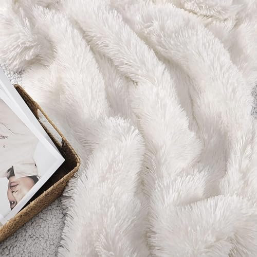 EMME Faux Kuscheldecke Flauschig, 220 x 240 cm, Felldecke, Pelz Wolldecke, Wohndecke, Super Weich, Plüschig, Warme Gemütliche Fleecedecke, Dicke, Elegant, Überwurf Für Sofa und Bett, Weiß